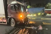 影/機車全碎人離世！高雄死亡事故「2輪4輪碰撞」釀慘劇