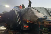 影/救不回！台2線「3大車追撞翻覆」駕駛慘死乘客傷