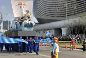 《航海王》黃金梅利號駛進高雄！媽祖護航湧數萬粉絲出動
