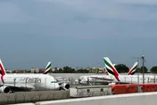 無人機襲杜拜機場　周邊燃料槽起火