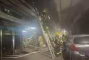 嘉義市民宅燒起來「黑煙狂竄」！警消救出2人
