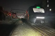 台鐵再有死傷事故！男子遭區間車撞擊「全身重創命危」