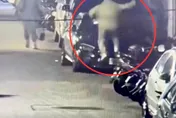 影/名導演柯一正不爽車庫遭擋　扛拒馬砸車毀損罪起訴