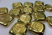黃金行情熱！高雄關籲：出境攜逾2萬美元未申報恐遭罰