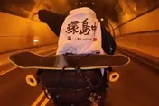 澳洲網紅挑戰騎車環島　被台灣人暖到「在超商哭不停」