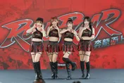 影/李多慧親手操刀設計！小龍女黑旗袍新制服首次亮相