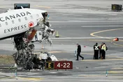 奇蹟生還！加航班機空服員「連人帶椅」遭拋飛　多處骨折幸運存活