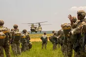 喊談判卻增兵！外媒：美預計增派第82空降師數千兵力赴中東