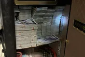 影/假冒金管會印信騙稅！詐團狠詐9人「千萬錢磚」塞保險櫃