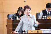 賴清德、盧秀燕「咬耳朵」！美國商會謝年飯「私語內容」曝光