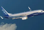 空中驚魂！美168人客機降落時警報突響　險與黑鷹直升機相撞