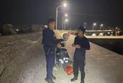 影/高雄沙灘深夜留車鞋！警急尋　竟是越男下海捕蟹