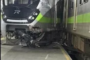 影/台鐵七堵調車場「列車相撞、7節車廂出軌」！已知1人緊急送醫