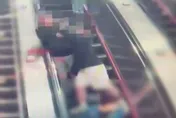 影/拳腳、鎖喉齊出！北捷台北車站「超硬大場面」衝突影片曝