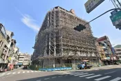 台南中西區來亞大樓列危險建築　今執行拆除