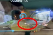 連滾帶爬逃離現場！澎湖男躺馬路險被撞　同伴裸奔驚嚇路人