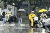 高溫驟降5度！周末變天雨炸全台　「宜花」雨勢最猛