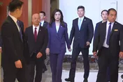 院長級隨扈護航！鄭習會東大廳登場　女隨扈成焦點