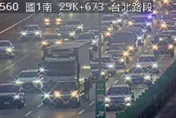 國道1號三重段大小貨車追撞　內線回堵2公里