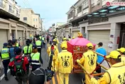 白沙屯媽祖前往北港朝天宮　依慣例停駕北辰派出所