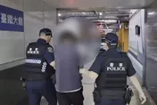 影/松山車站男子揮拳攻擊女乘客　鐵警逮人送辦