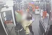 影/新北新店公車搶位糾紛　7旬翁出手推擠傷人