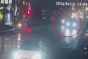 影/8旬嬤闖紅燈遭商務車撞死　愛孫目睹：我來不及拉