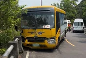 北投惇敘高工外失控！　公車自撞護欄傳9人受傷