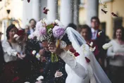 英國新娘婚禮上遭嫂嫂「潑黑漆毁婚妙」　法官認定性質惡劣判有罪