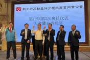 李四川粉專「川伯給推」首集突移除！他抓包蘇巧慧助理拍攝盯場