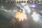 國道1號斗南段火燒車　自小客車陷火海濃煙竄天