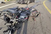 影/嘉義台3線「紅牌重機男逆撞轎車慘死」！殞命瞬間直擊