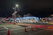 影/過馬路變成儀式感？台南試辦夜間發光斑馬線　減少駕駛死角