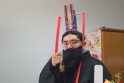 影/孔子來上課！屏榮高中老師扮「至聖先師」為統測祈福