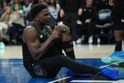 NBA/驚悚！「蟻人」左膝關節反折　灰狼2先發重傷報銷
