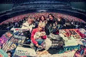 ONE OK ROCK從Legacy唱到大巨蛋　主唱Taka眼眶泛紅：不敢相信有這麼多人