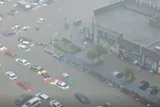 10年最強暴雨狂炸！廣西欽州「百車滅頂」慘泡水　全市陷癱瘓
