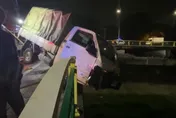 影/台中酒駕男自撞險墜橋！車頭懸掛10米高空畫面曝