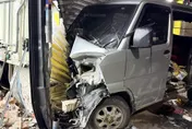 影/新北男暗夜毒駕開小貨車　失控衝撞橋墩、毀2店面