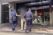 影/勞動節教育部前集會活動　男子丟水球鬧場遭逮