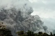 菲律賓馬永火山噴發　火山灰覆蓋周邊村落