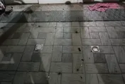 驚悚！高雄民宅門口遭丟土製炸彈　兒童1樓睡覺被嚇醒