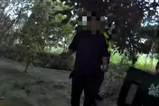 新北大漢橋下籃球場男子無故亮刀　警到場逮人送辦