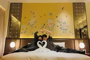結婚30年！羅時豐甜曬與妻「床上照」　告白：只能是妳