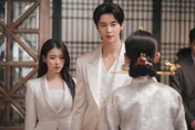 《大君夫人》完結倒數！IU、邊佑錫30公分差「墊腳也親不到」火辣吻戲頻NG