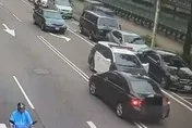 自投羅網！61歲男毒蟲逆向撞巡邏車　警搜出依托咪酯煙彈
