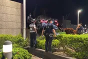 男酒駕失控飛撞高雄捷運站！　女友受困副駕卻堅稱開車疑想頂包