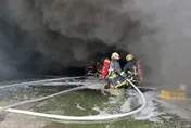 快關窗！鹿港金屬工廠火警釀2傷　黑煙惡臭瀰漫
