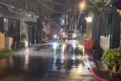 中和巷弄驚見「1坪降雨區」　路人看傻：有結界？