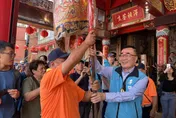 不甩被指「細漢」　李四川勤跑九份：拚地方建設就像「請神上轎」